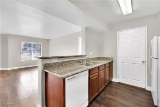 Photo #6: 2534788 Listing