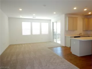 Photo #5: 2534800 Listing 