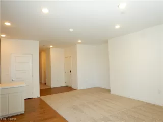 Photo #6: 2534800 Listing 