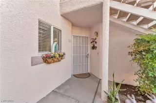 Photo #4: 2534806 Listing