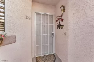 Photo #5: 2534806 Listing