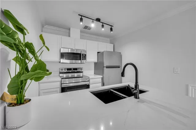 MLS: 2534846 Condo For Sale