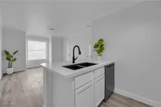 Photo #2: 2534846 Listing