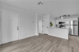 Photo #3: 2534846 Listing