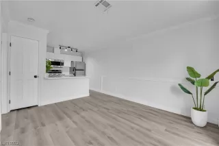 Photo #4: 2534846 Listing