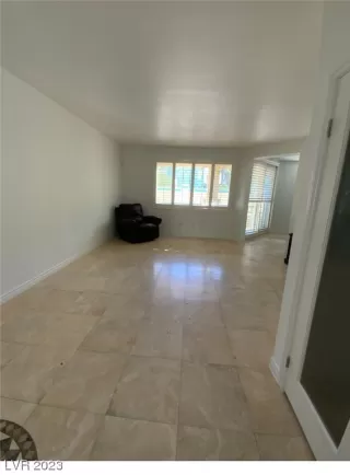 Photo #5: 2534885 Listing