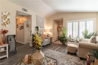 Photo #4: 2534893 Listing