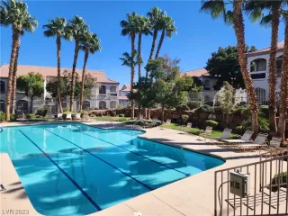 Photo #2: 2534895 Listing