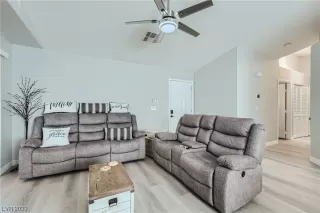 Photo #6: 2534913 Listing