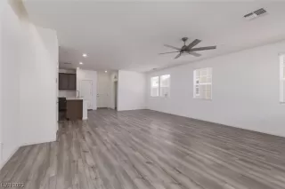 Photo #6: 2534921 Listing