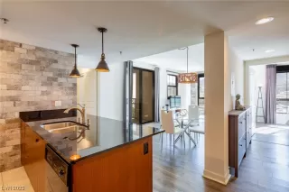 Photo #5: 2534924 Listing 