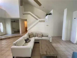 Photo #1: 2534938 Listing 