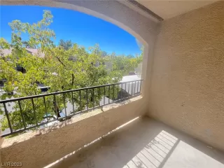 Photo #1: 2534942 Listing 