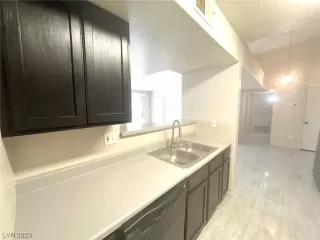 Photo #4: 2534942 Listing 