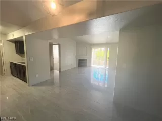 Photo #5: 2534942 Listing 