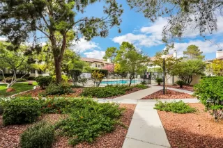 Photo #2: 2534987 Listing