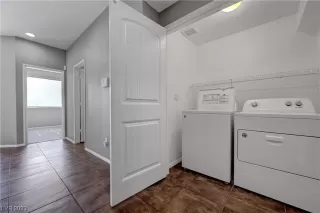 Photo #5: 2534996 Listing