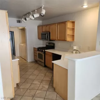 Photo #6: 2535001 Listing 