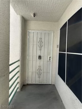 Photo #1: 2535005 Listing 