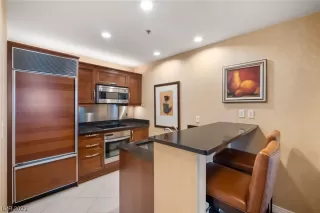 Photo #5: 2535015 Listing