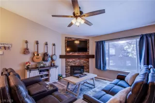 Photo #3: 2535035 Listing