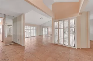 Photo #5: 2535036 Listing