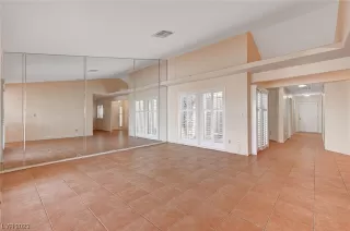 Photo #6: 2535036 Listing