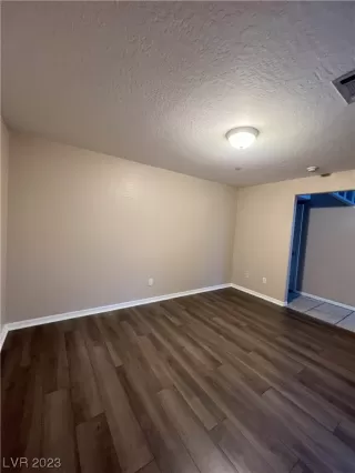 Photo #6: 2535073 Listing 