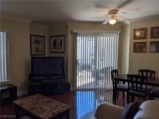 Photo #2: 2535086 Listing 