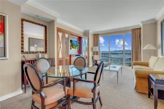 Photo #6: 2535095 Listing