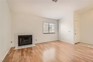 Photo #4: 2535103 Listing