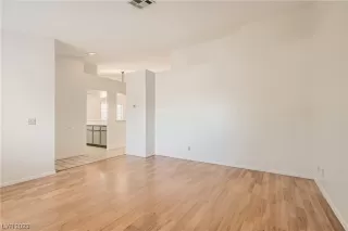 Photo #5: 2535103 Listing