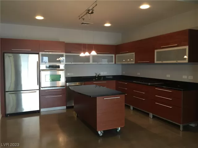 MLS: 2535104 Condo For Sale