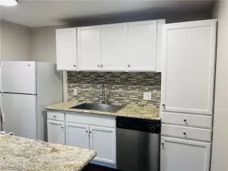 Photo #6: 2535156 Listing