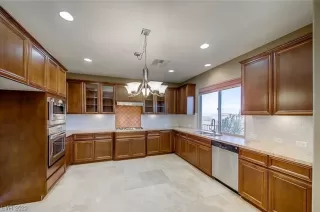 Photo #4: 2535164 Listing