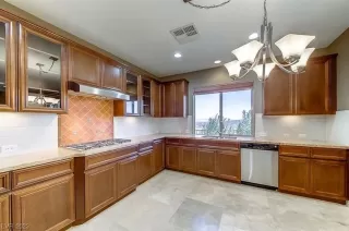 Photo #5: 2535164 Listing