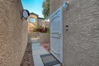 Photo #3: 2535225 Listing