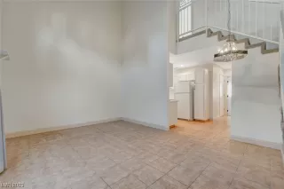 Photo #5: 2535225 Listing