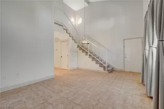 Photo #6: 2535225 Listing