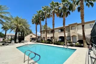 Photo #1: 2535296 Listing 