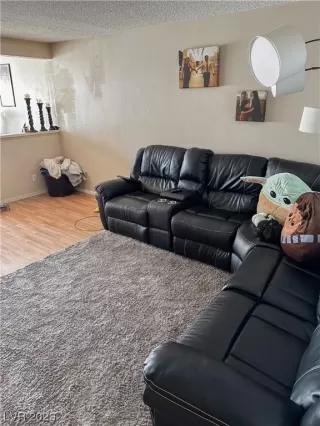 Photo #1: 2535326 Listing