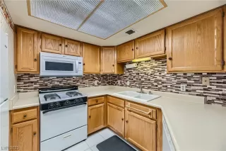 Photo #3: 2535383 Listing