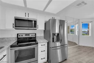 Photo #6: 2535392 Listing