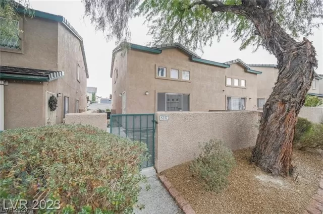 MLS: 2535420 Condo For Sale