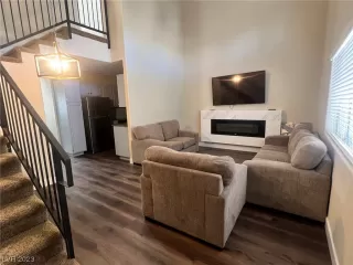 Photo #5: 2535420 Listing 