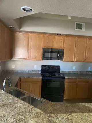 Photo #3: 2535428 Listing 