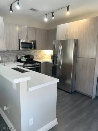 Photo #2: 2535456 Listing 