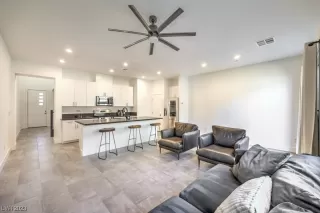 Photo #4: 2535468 Listing