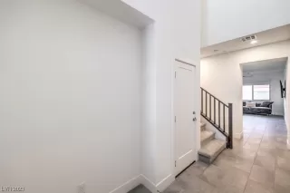 Photo #6: 2535468 Listing