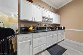 Photo #2: 2535483 Listing